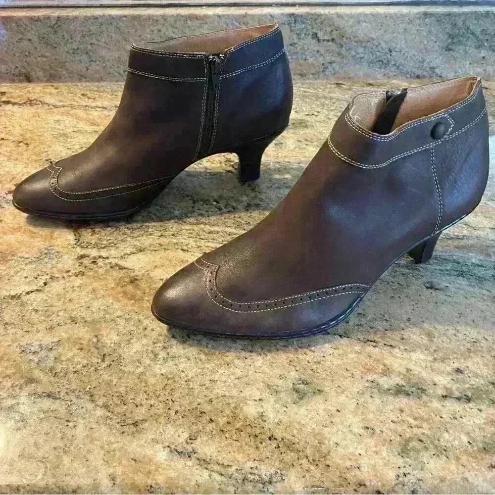 Sofft Brown Leather Wingtip Ankle Boots‎ Size 8 Medium - Picture 6 of 13